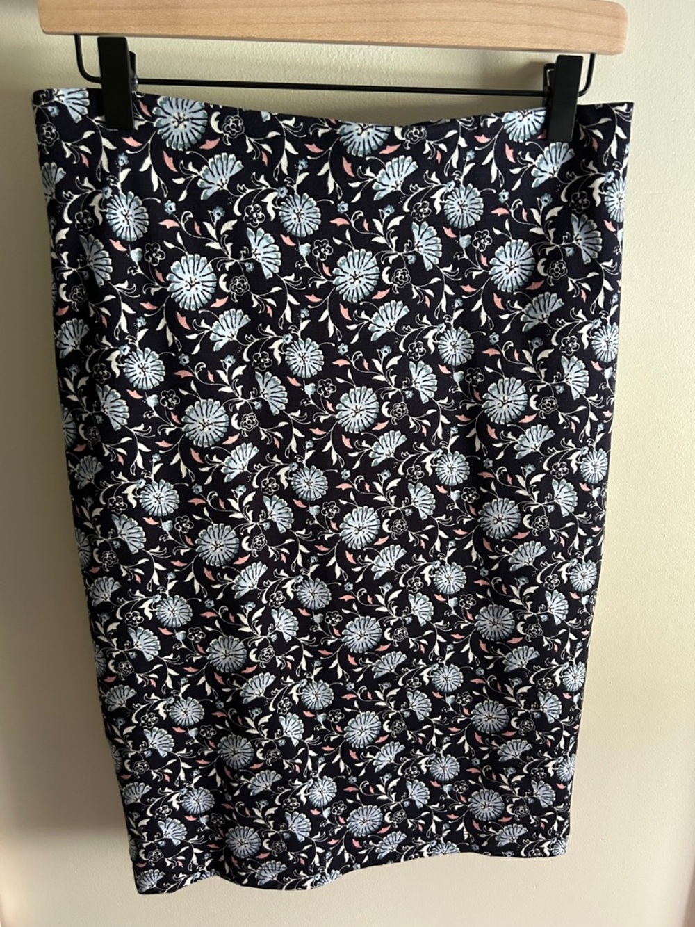 Loft navy blue and light blue print skirt